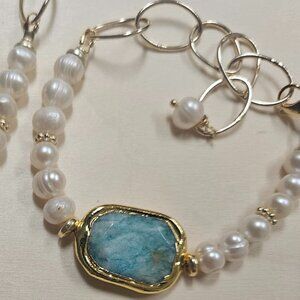 Fresh water pearls bracelet